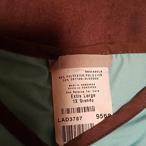 Scrub top - Picture 3 of 3